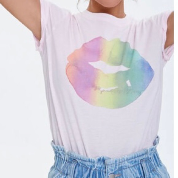 Forever 21 Tops - 💕💕never worn Forever 21 pink t-shirt💕💕